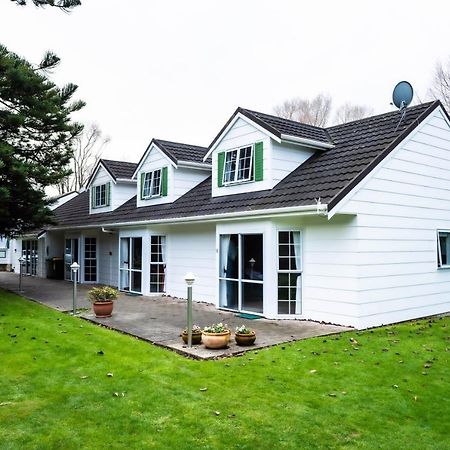 Bucket Tree Lodge Tawa Bagian luar foto