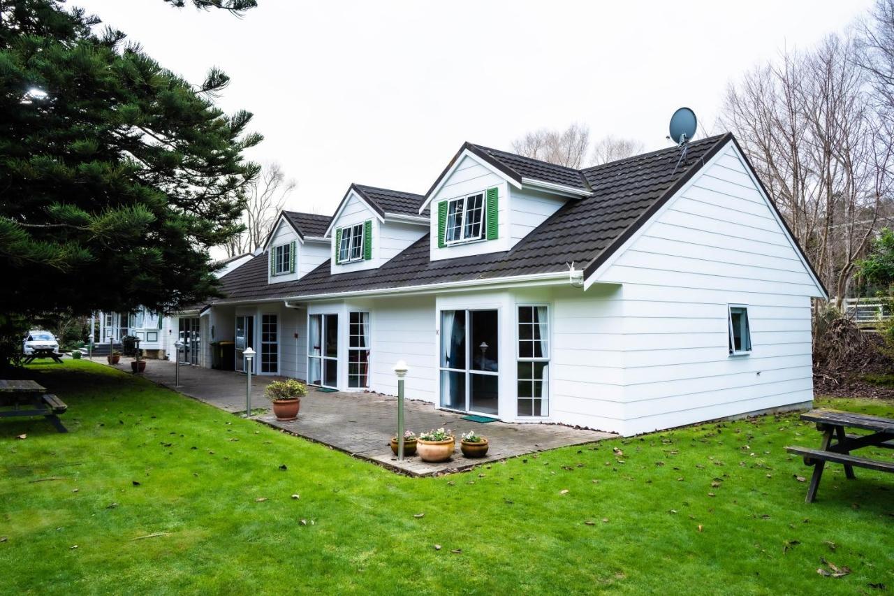 Bucket Tree Lodge Tawa Bagian luar foto